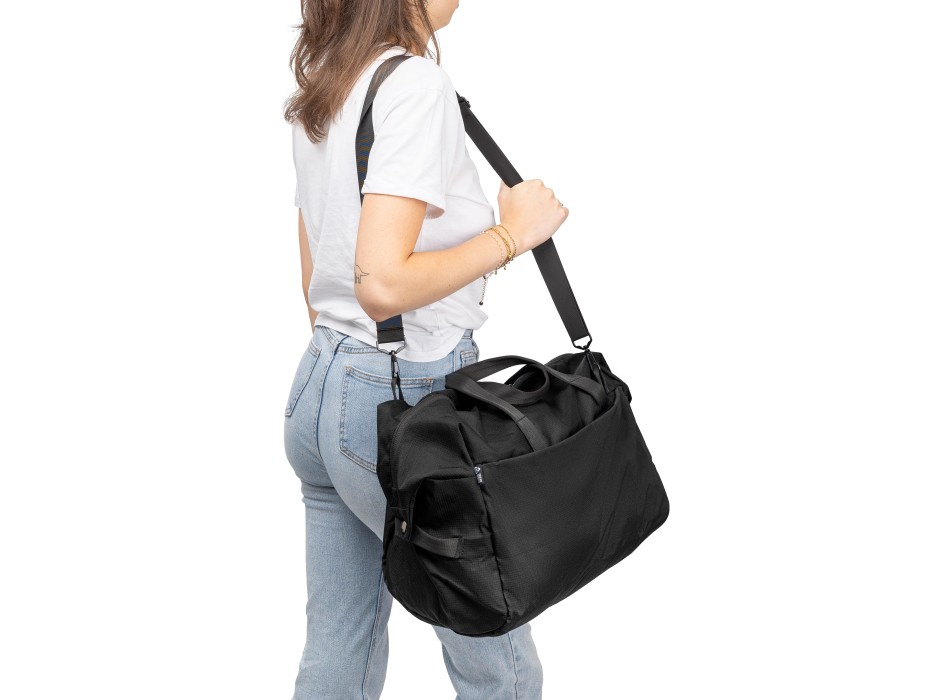 rPET (300D) polyester Ocean Bound sports bag Niv FullGadgets.com