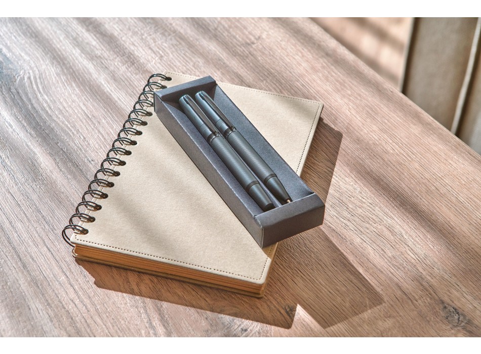 Set scrittura metallo e ottone riciclato Adel FullGadgets.com