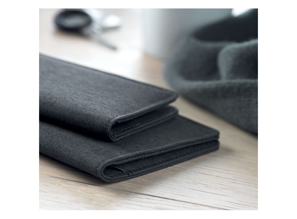 SHIELDOC - Porta passaporto RFID FullGadgets.com