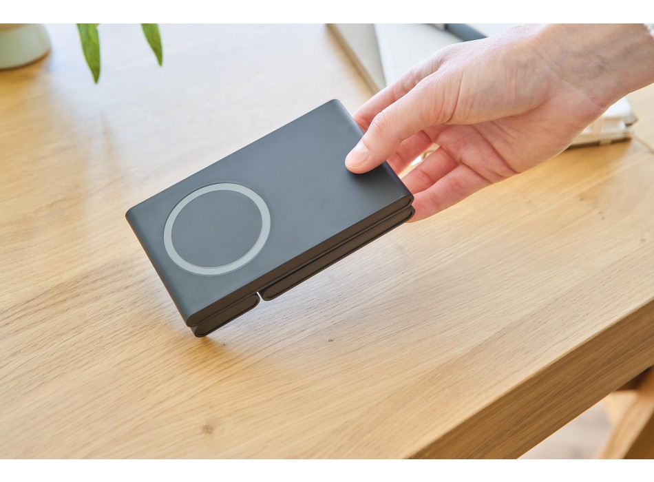 Stazione di ricarica wireless 3-in-1 in ABS riciclato Valerio FullGadgets.com