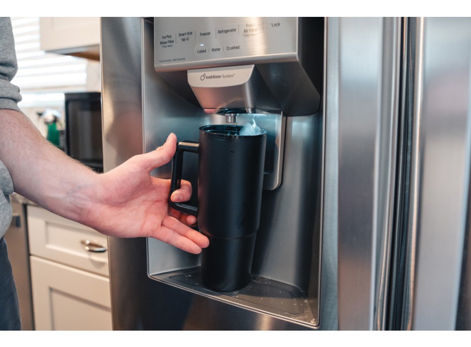 Tazza con manico Tana in plastica riciclata RCS 750ML FullGadgets.com