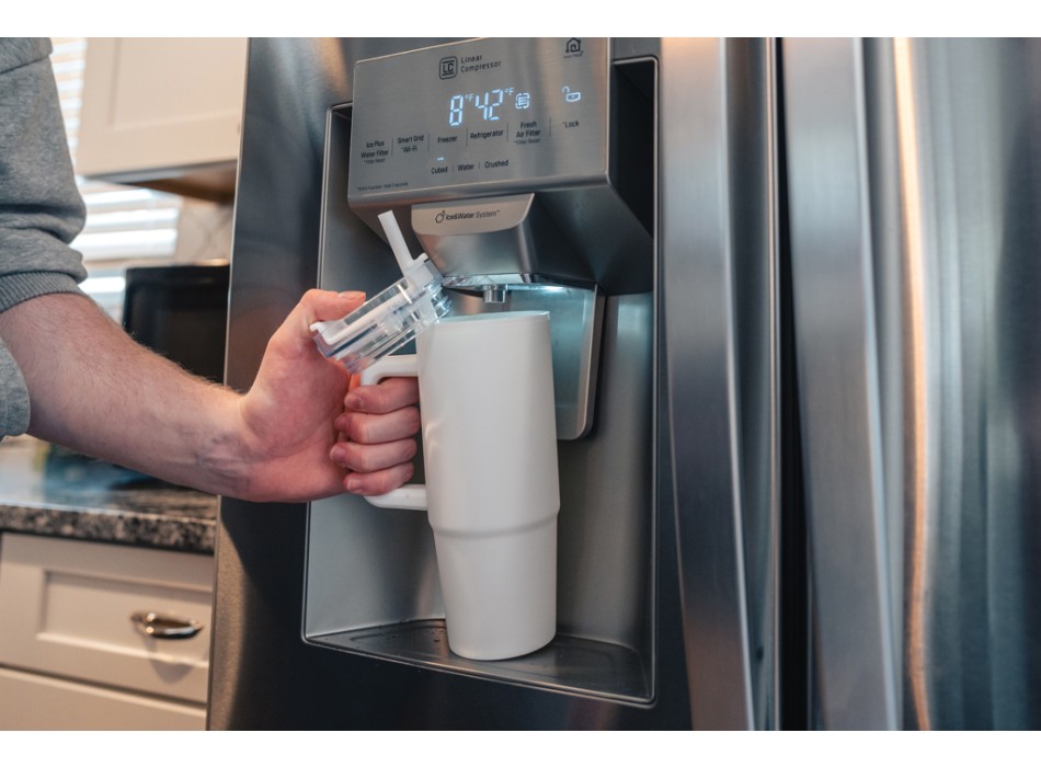 Tazza con manico Tana in plastica riciclata RCS 750ML FullGadgets.com