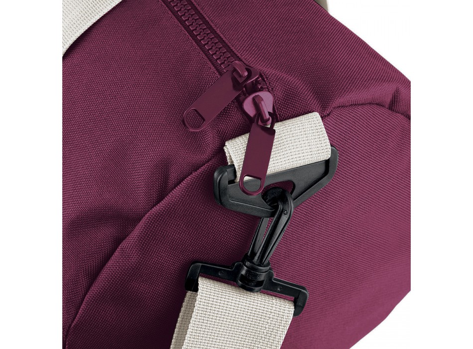 VARSITY BARREL BAG 600P FullGadgets.com