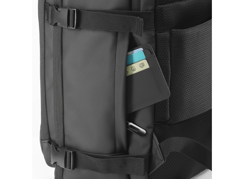 Zaino da viaggio cabin size con porta pc (15) in soft PU water resistant FullGadgets.com