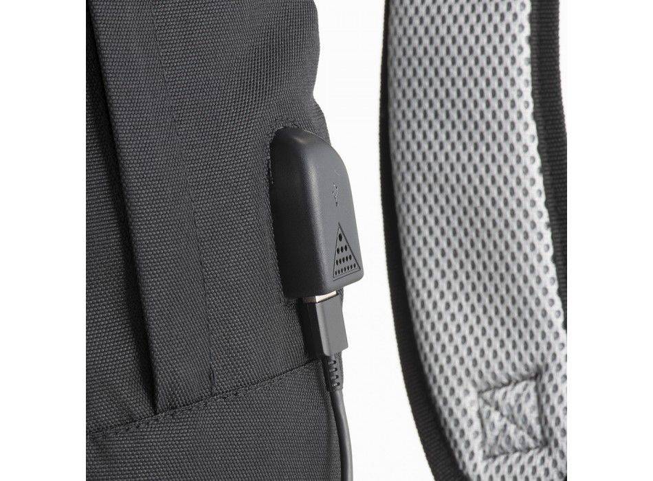 Zaino porta computer in poliestere 600d. tasca principale porta pc e 3 tasche frontali FullGadgets.com