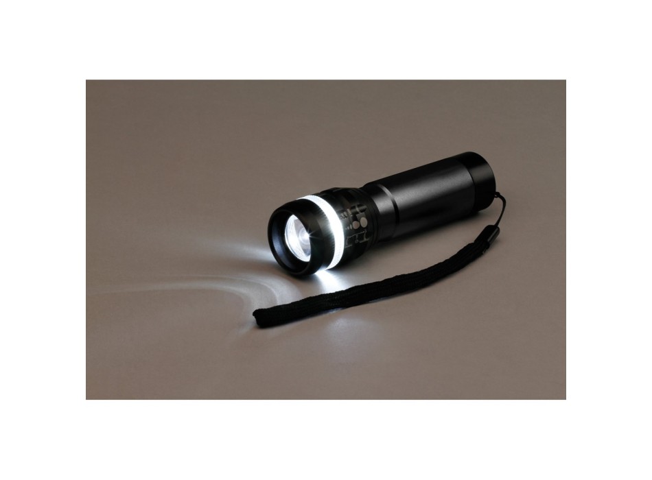 ZOOMIN. Torcia in alluminio con funzione zoom con 3 modalità di illuminazione FullGadgets.com